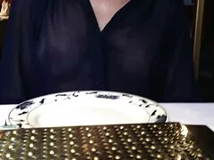 Gorąca brunetka robi sex filmy do ogladania za darmo masaż bezpośrednio w basenie