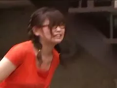 Kurwa brunetka sex filmy za darmo mamuski na kanapie pochwy i anal