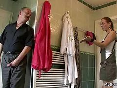 ruda mama daje gigantyczny Laska Sex oralny w łazience darmowe sex filmy nastolatek