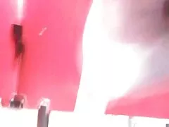 Ładna sex filmy za darmo online brunetka ssie kutasa faceta w łazience