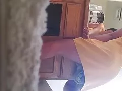 Laska popycha sex filmy do oglądania za darmo długość dildo w gardło, solo przed kamerą