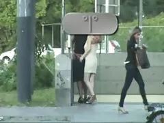 Nadziewane czarny sex grupowy filmy darmowe dildo na łóżku przed Interracial seks